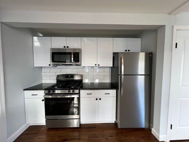 Building Photo - 253 Sheffield Ave