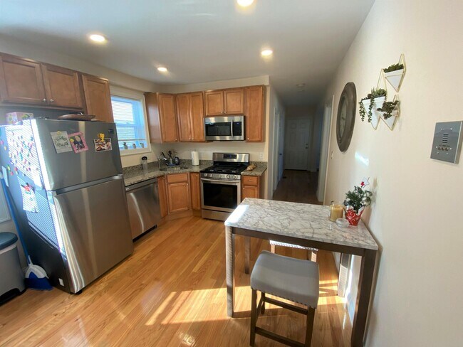 Primary Photo - 8 Nashua St