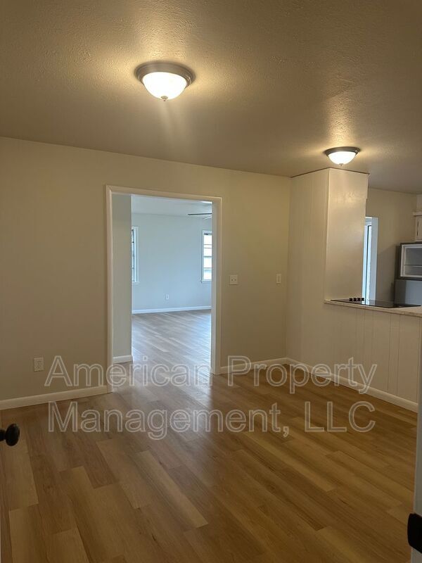 Building Photo - 415 N 17th St