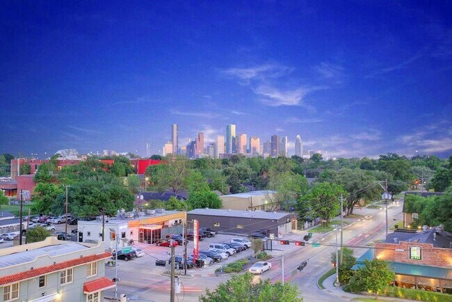 Building Photo - 1111 Studewood St