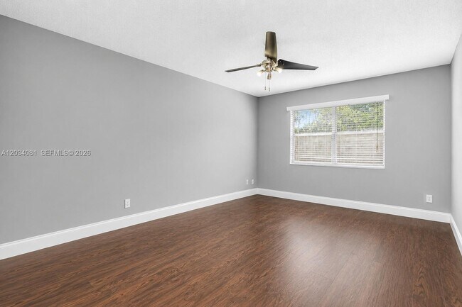 Building Photo - 5961 N Falls Cir Dr