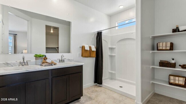 Building Photo - 5447 E Axle Ave