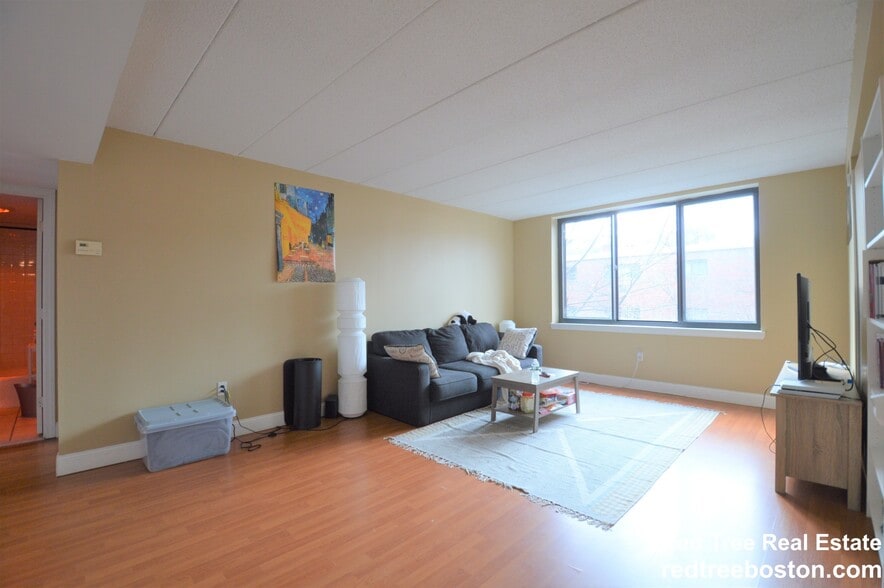 #316 - 85 Brainerd Rd