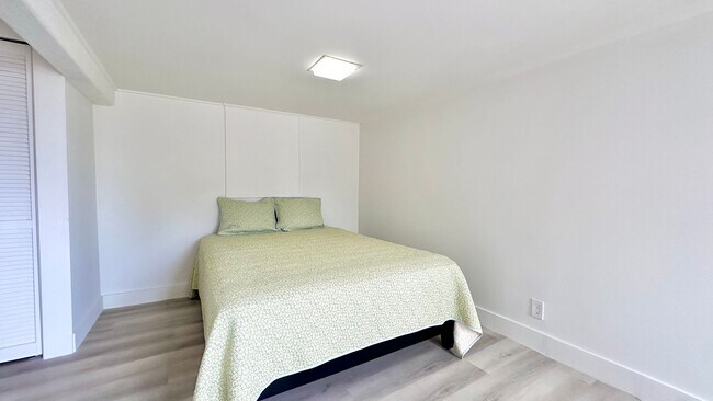 Building Photo - NEW PRICE - Newly Renovated Studio with 1 Bath & Washer/Dryer in Maunalani Heights!
