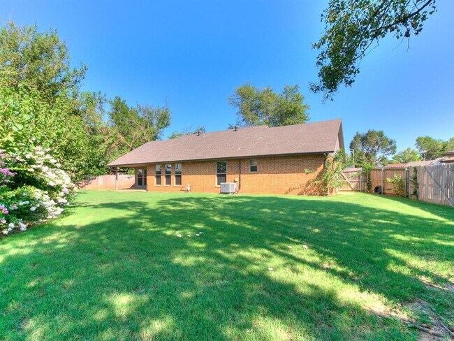 Building Photo - 4721 Persimmon Ct