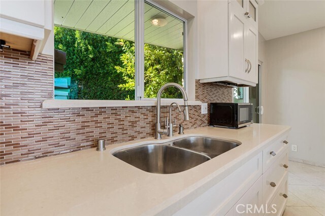 Building Photo - 3844 Bobstone Dr