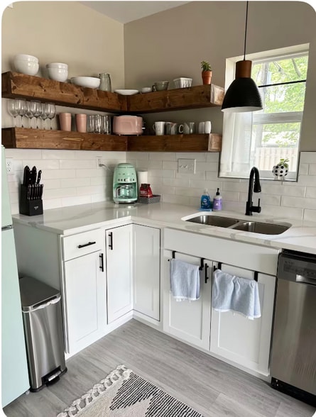 Building Photo - 5920 Rosslyn Ave