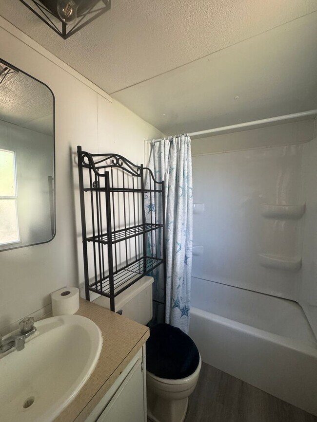 Building Photo - Rental Property