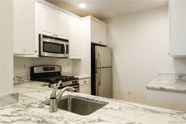 Building Photo - 55 1st St