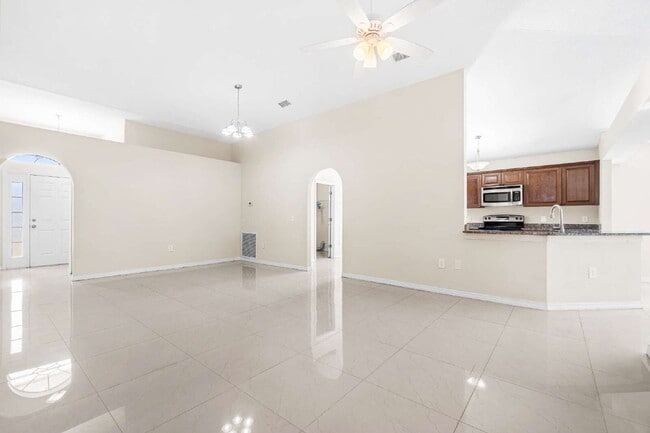 Building Photo - Spacious 3BR Home with Tile Floors & Spa-Like Primary Suite – Marion Oaks