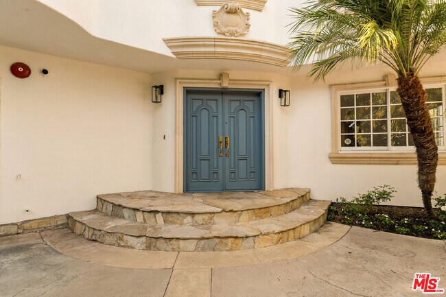 Building Photo - 1109 Pine Dr
