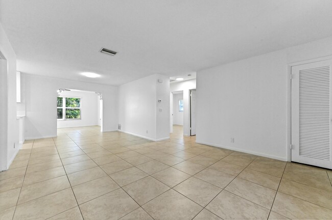 Building Photo - 243 NW 35th St