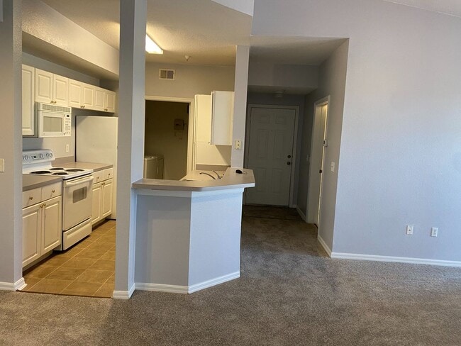 Building Photo - Your Next  Charming 2 bedroom 2 baths Home Awaits! Call now ~
