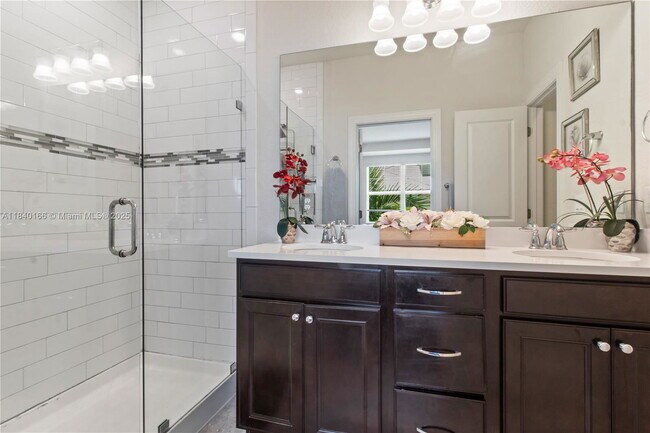 Building Photo - 5140 Eucalyptus Dr