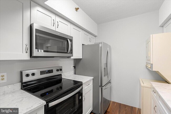 Building Photo - 5505 Seminary Rd