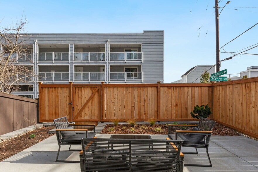 Building Photo - 3006 SW Hinds St