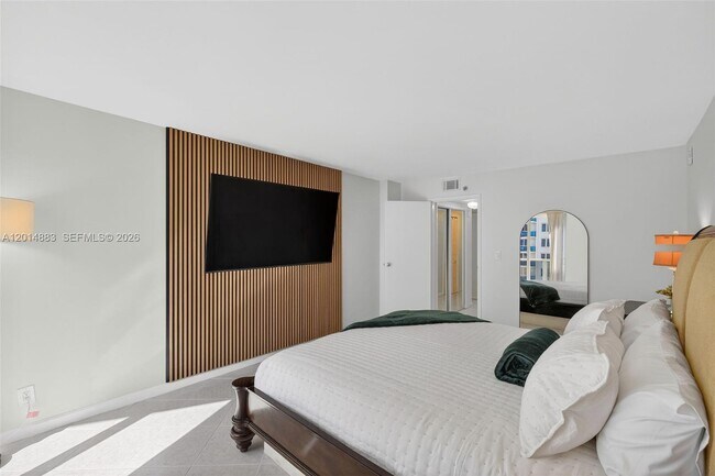 Building Photo - 2401 Collins Ave