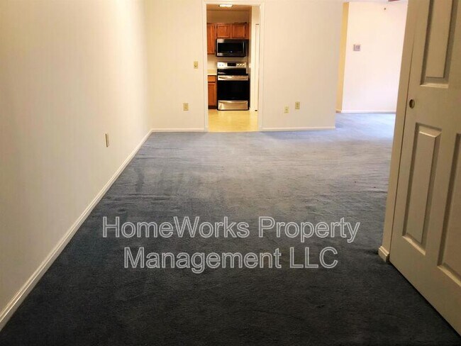 Building Photo - 3800 Meghan Dr