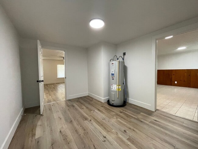 Building Photo - Renovated Charm Meets Modern Comfort – 3-B...