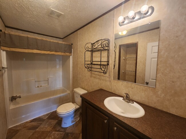 Building Photo - 306 N Nicodemus St