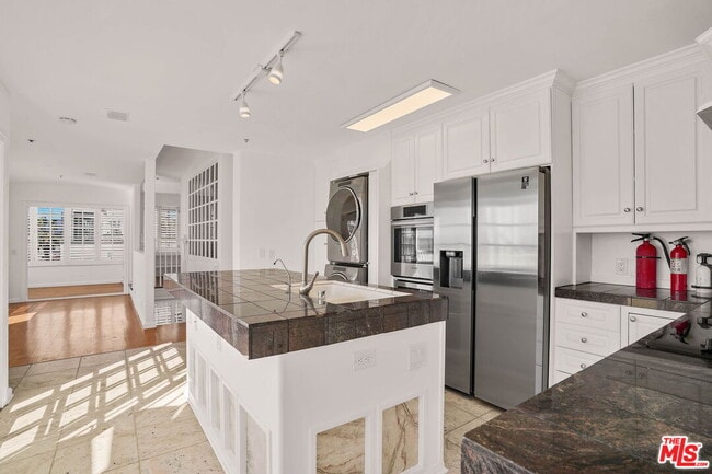 Building Photo - 25 Arcadia Ter