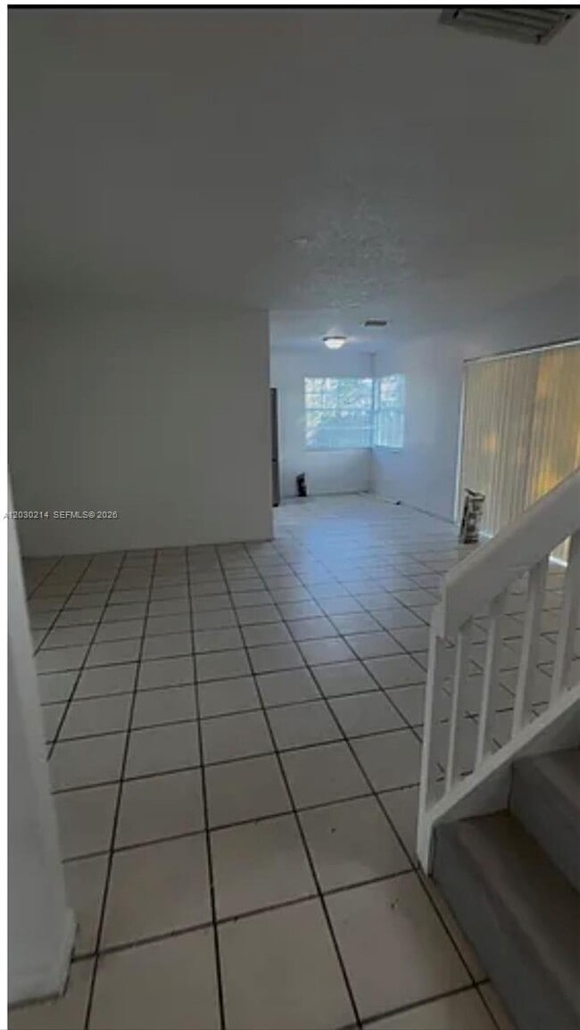 Building Photo - 127 SW 159th Way