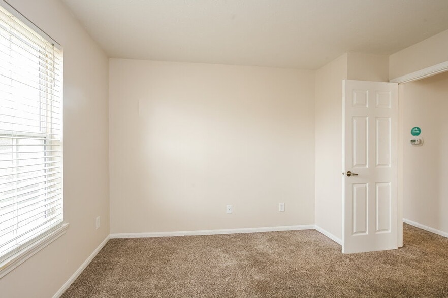 Building Photo - 7825 Jaclyn Dr