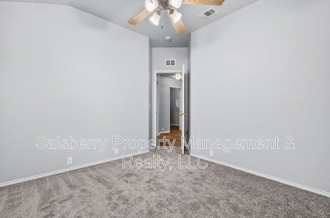 Building Photo - 2545 Prospect Hill Dr