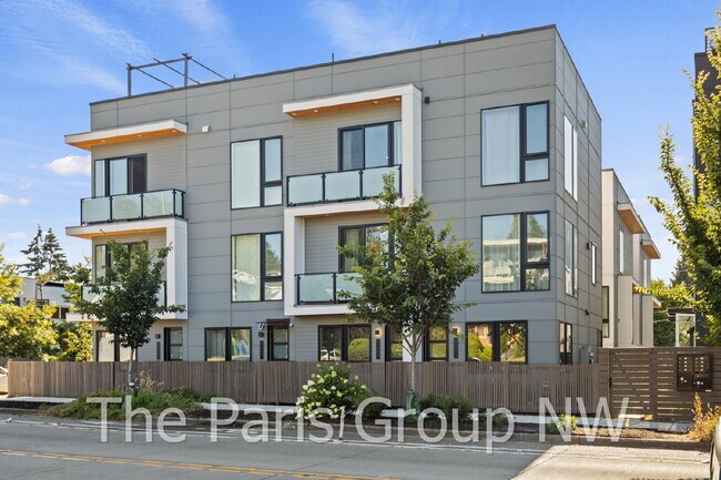 Building Photo - Mod Light-Filled 2023 West Seattle TH * Rooftop Deck, A/C & 3 Bedrooms