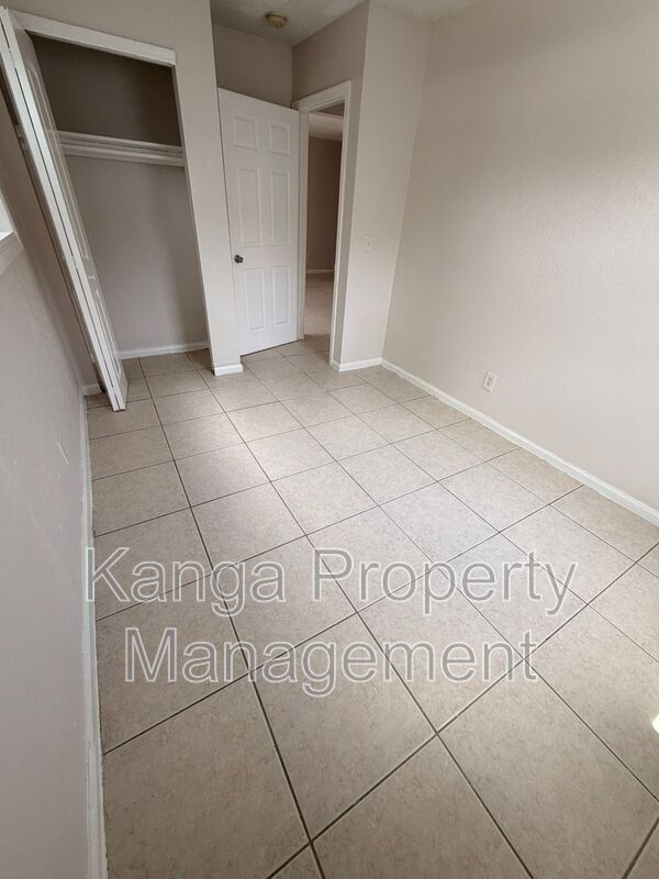 Building Photo - 1618 W 26th Ct
