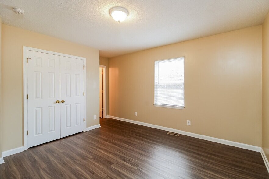 Building Photo - 2105 Brightwood School Rd