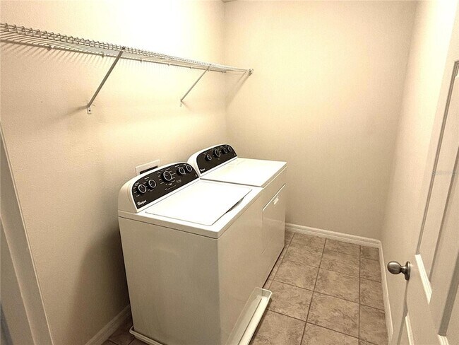 Building Photo - 19363 Fallglo Dr