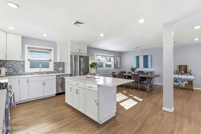 Building Photo - 280 Oakley Ave