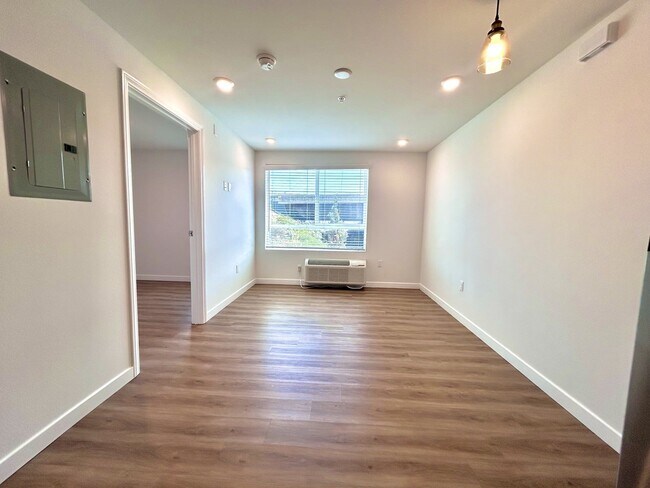 Floorplan - 11630-11640 S Main St (110 E. 116th St)