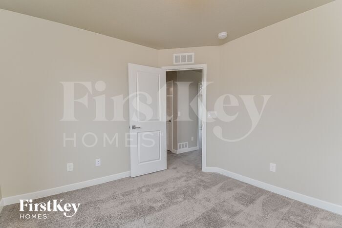 Building Photo - 10117 Luneth Dr