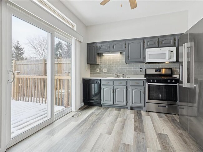 Building Photo - 14228 S Napa Cir