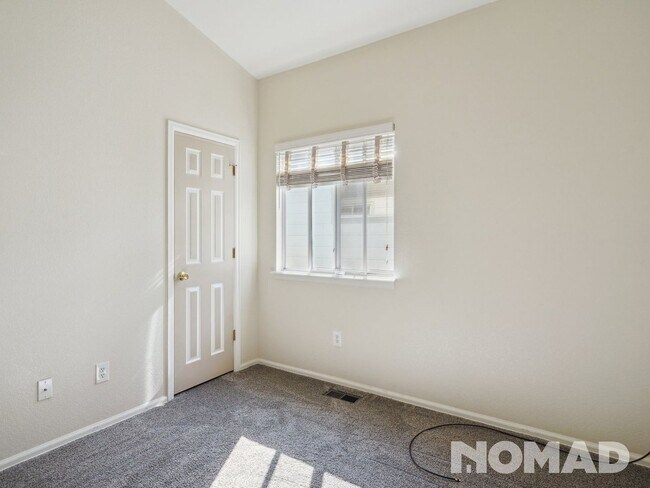 Building Photo - 1130 Samuel Point