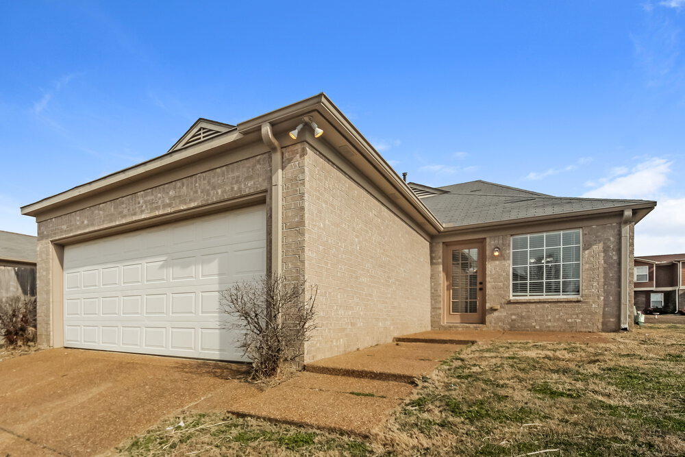 Building Photo - 1719 Brentford Cove
