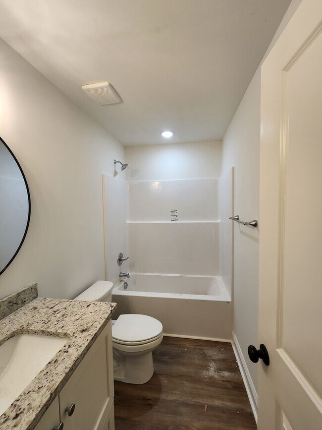 Building Photo - !!New Construction!! NEAR Pinegrove Elementary/Middle - 4BR Home with Granite Countertops, LVP Fl...