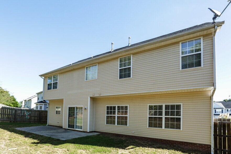 Building Photo - 2926 Island Point Dr NW