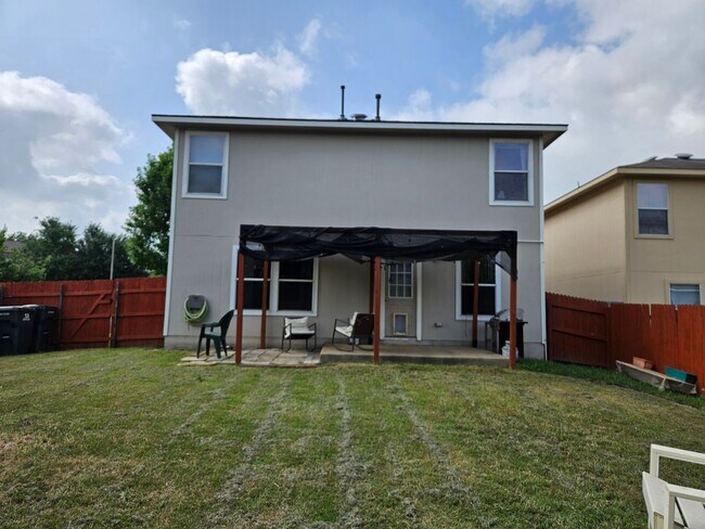 Building Photo - 4 Bedroom Corner Lot 2 Story Home