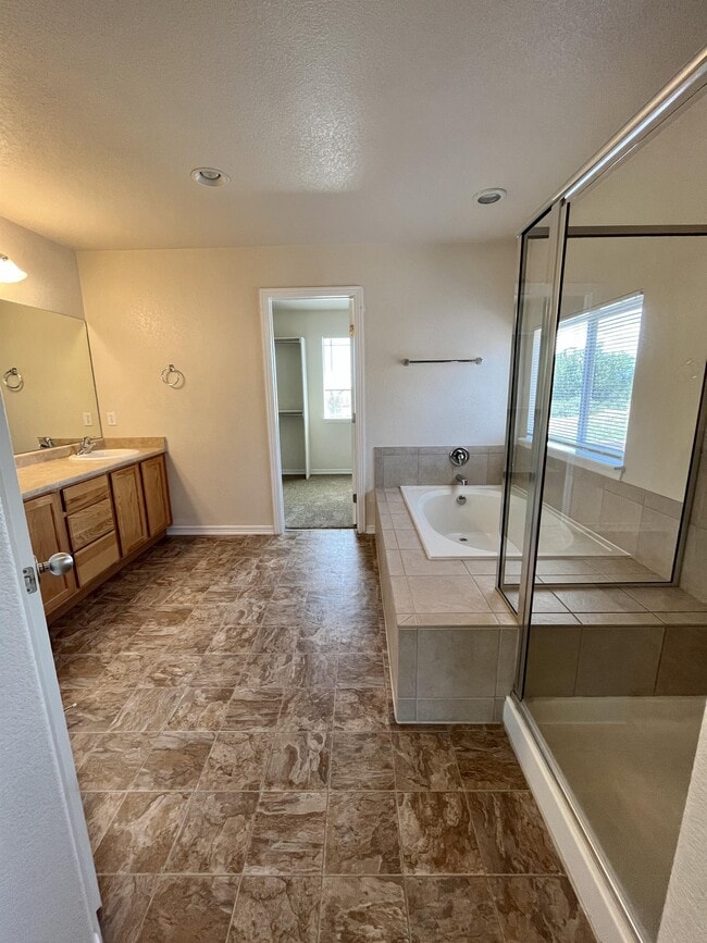 Building Photo - 7595 Fargo Dr