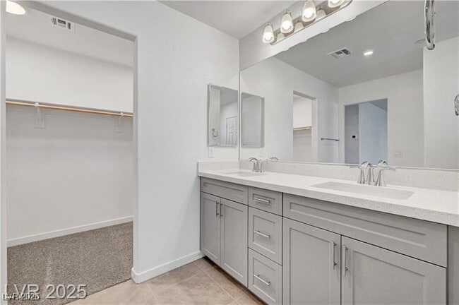 Building Photo - 1175 Heliodor Ave