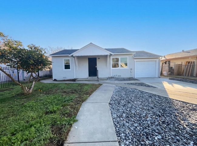 Building Photo - 3910 Ivy St