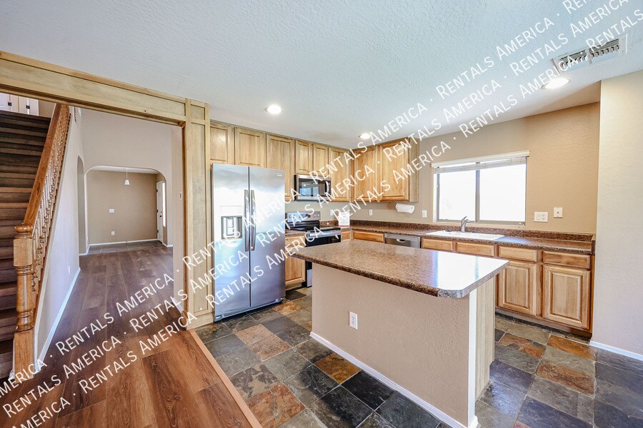 Building Photo - 23808 N Tayrien Ln