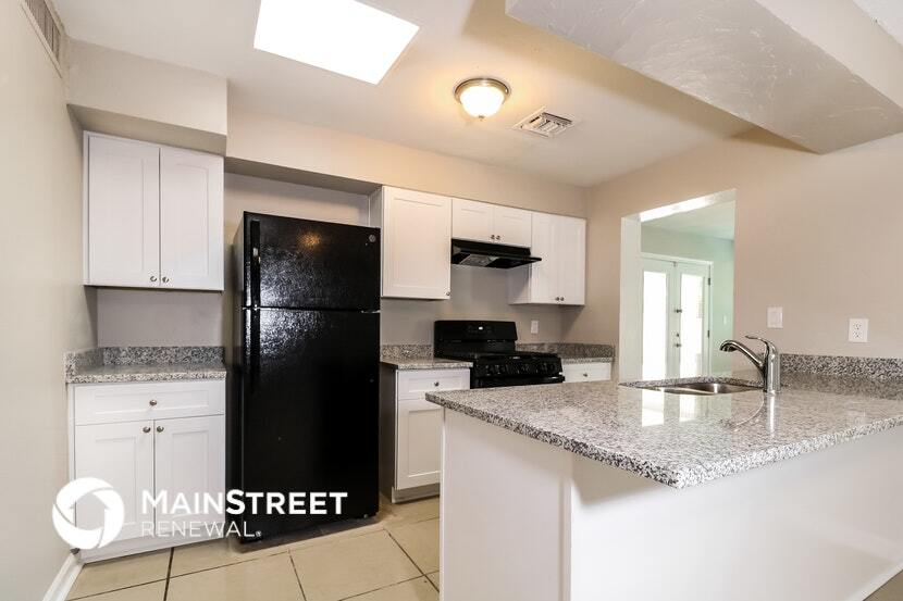 Building Photo - 10546 N 73rd Dr