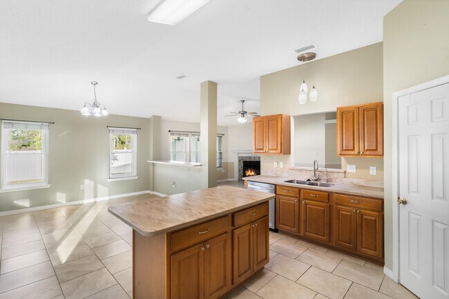 Building Photo - 8778 Faye Ct