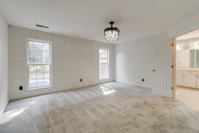 Building Photo - 402 Plantation Pointe Dr