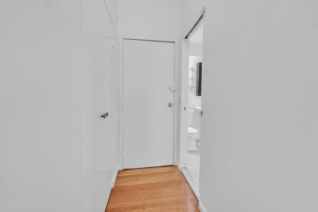 Building Photo - 17 Cazenove St