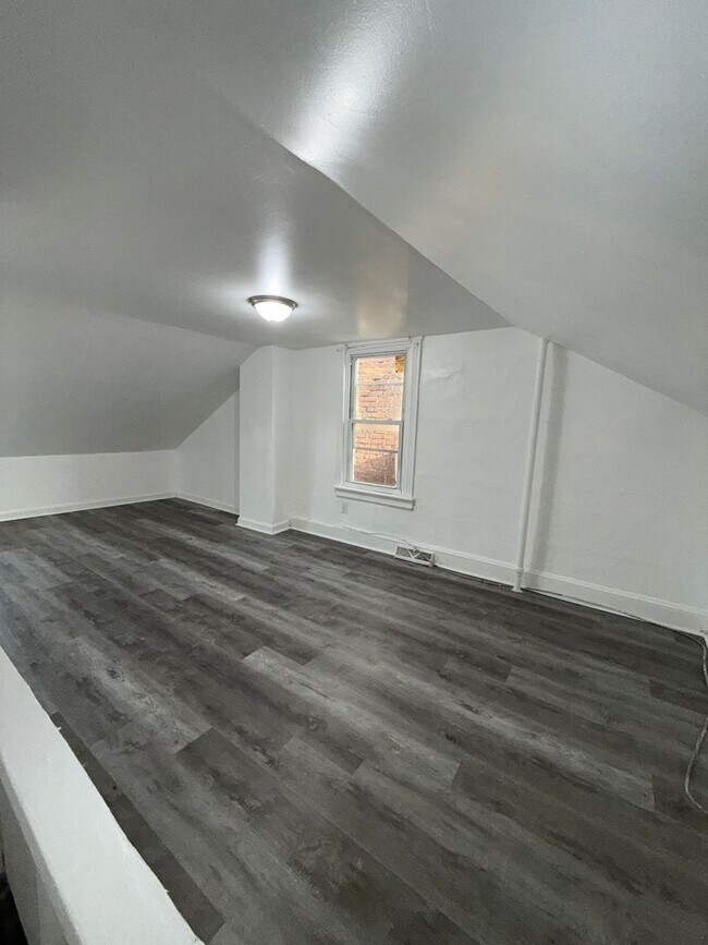 Building Photo - 36 Kelsey Ave